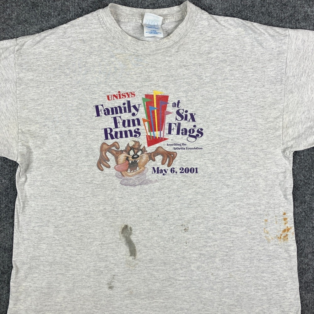 M&O Knits T-Shirt Mens XL Gray Six Flags Family Run 2001 Taz Graphic Tee
